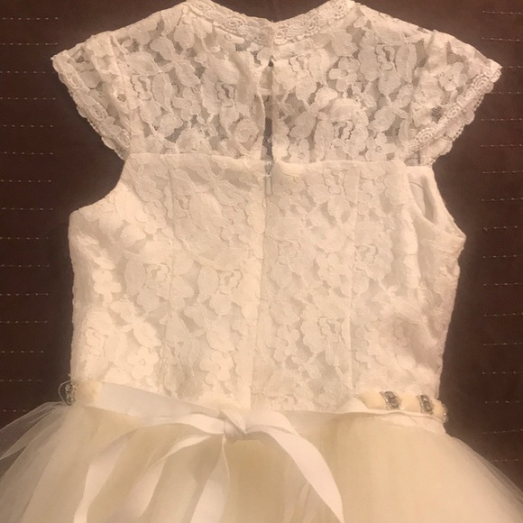 David Charles White Lace and tulle dress size 7 - Picture 5 of 5